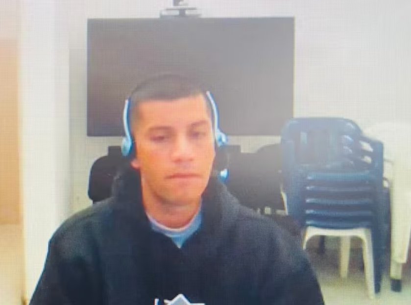 Presos se montaron "call center" en la cárcel La Modelo para ordenar asesinatos y extorsiones 1 Presos se montaron "call center" en la cárcel La Modelo para ordenar asesinatos y extorsiones Un sicariato que salió mal dejó en evidencia cómo funciona el "call center" criminal dentro de la cárcel La Modelo, dirigido por el peligroso delincuente alias 'Bebé'.