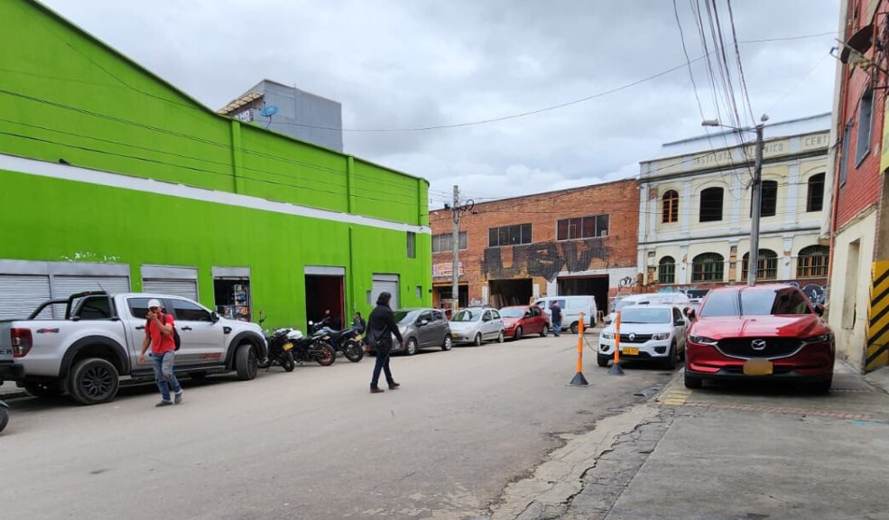 Presunto ladrón asesinó a Vladimir en La Favorita 9 Presunto ladrón asesinó a Vladimir en La Favorita Vladimir Córdoba Chacón intentó detener al delincuente, pero este accionó una arma de fuego y le disparó.
