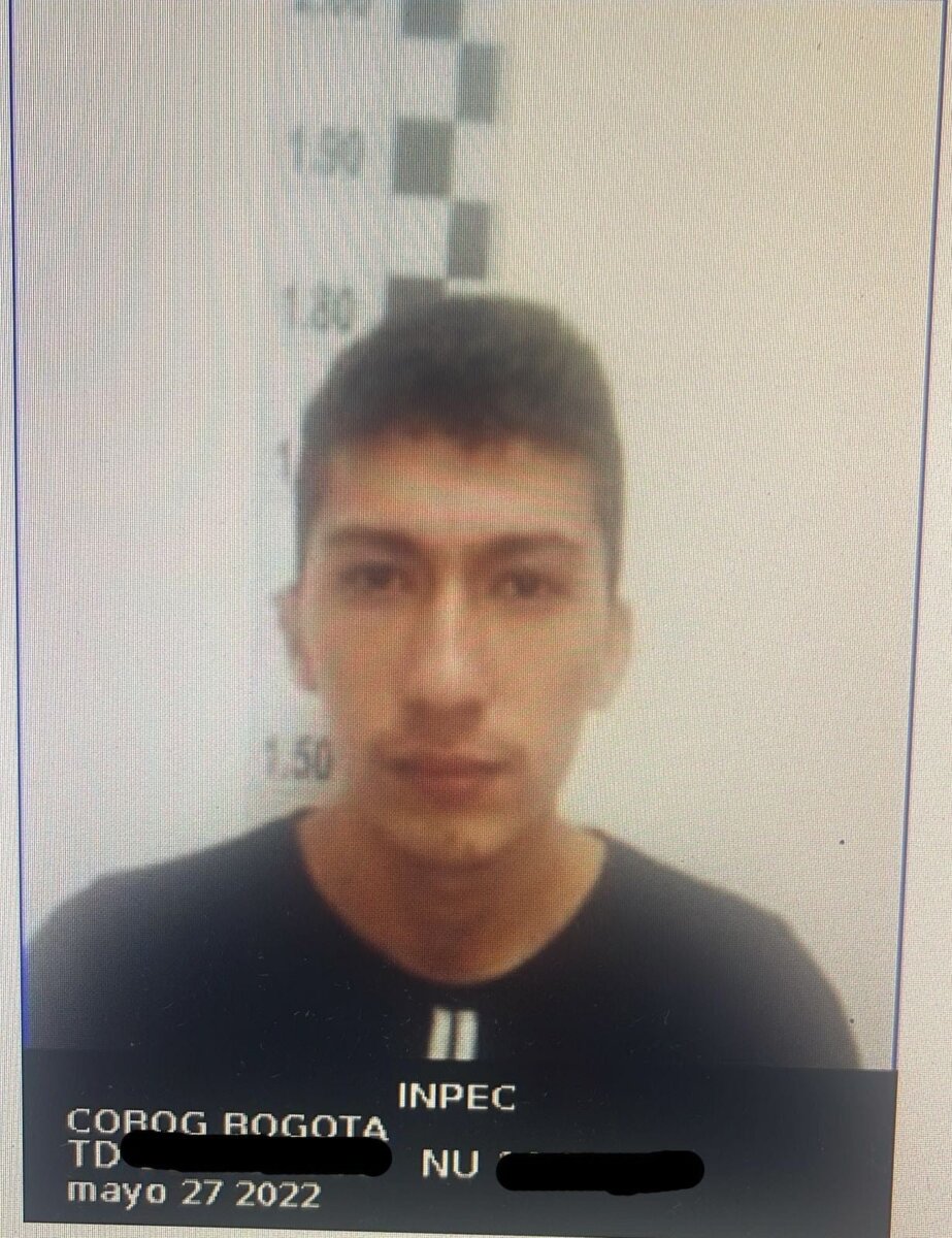 Se volaron dos presos de La Picota: Uno de ellos, jefe de Los Rastrojos 2 Se volaron dos presos de La Picota: Uno de ellos, jefe de Los Rastrojos En la madrugada de este viernes se fugaron dos personas privadas de la libertad que violaron todos los esquemas de seguridad de La Picota. El Inpec abrió investigación para identificar a los responsables que estaban en turno.