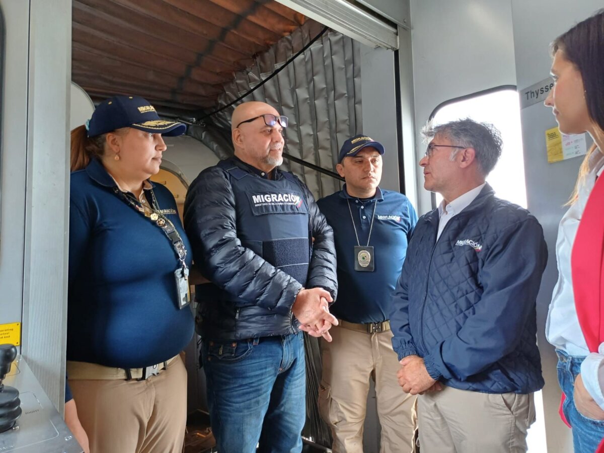Sicarios asesinaron a un desmovilizado de las AUC en Usaquén 2 Sicarios asesinaron a un desmovilizado de las AUC en Usaquén Un ataque sicarial se perpetró a plena luz del día de este sábado en el barrio Santa Bárbara de la localidad de Usaquén.