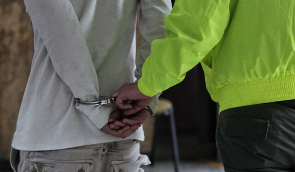 Sujeto fue capturado en flagrancia por violencia intrafamiliar y abuso sexual en San Cristóbal Las autoridades capturaron a un hombre señalado de golpear, apuñalar y abusar sexualmente de su pareja sentimental.