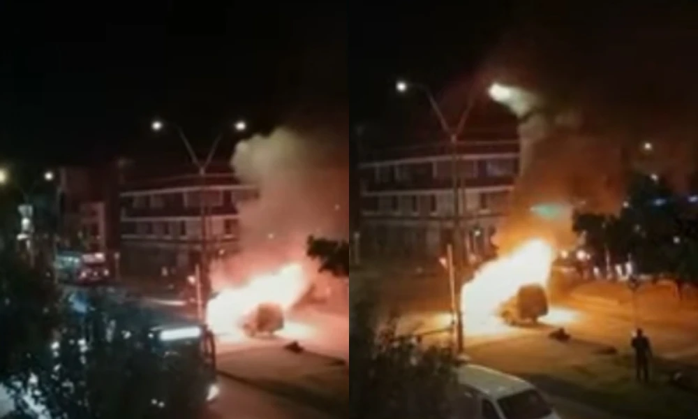 Vuelve y juega: otro carro de mariachis se incendió en Bogotá 1 Vuelve y juega: otro carro de mariachis se incendió en Bogotá En menos de una semana, otro carro de un grupo de mariachis se incendió en la capital.