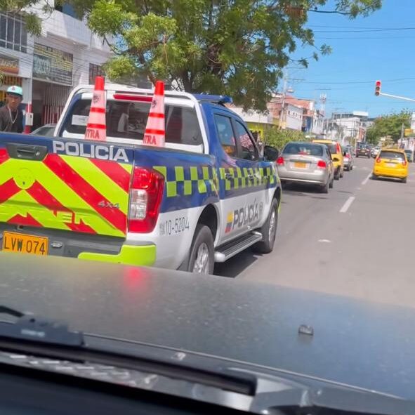 Detuvieron al papá de Yina Calderón, ¿qué pasó? 1 Detuvieron al papá de Yina Calderón, ¿qué pasó? Yina Calderón viajó a Girardot (Cundinamarca) para estar pendiente del proceso de su padre.