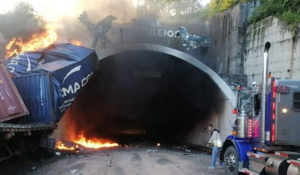 Impactante accidente en túnel Los Azulejos deja un conductor muerto 1 Impactante accidente en túnel Los Azulejos deja un conductor muerto El accidente se presentó en la entrada del túnel Los Azulejos, en la vía Calarcá- Cajamarca.