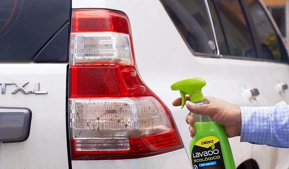 Tips para lavar su carro sin desperdiciar agua A raíz del cambio climático y las nuevas políticas de racionamiento de agua implementadas en ciudades como Bogotá, ahorrar este recurso se ha convertido en una práctica cada vez más necesaria entre los colombianos.