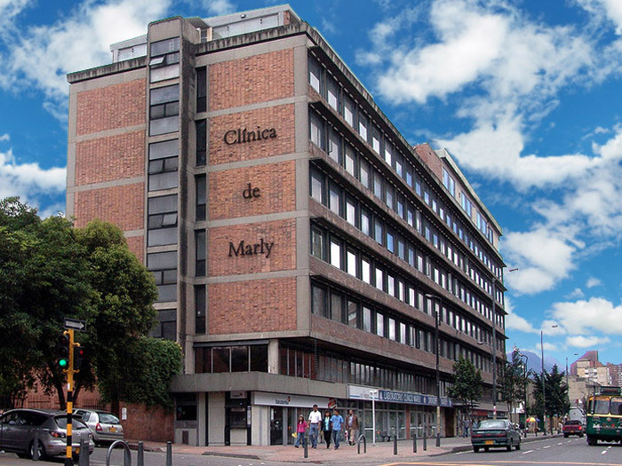 Abogado fue asesinado en medio de una riña en Chapinero Andrés Felipe Restrepo compartía unos tragos con su compañero de apartamento, pero a los pocos minutos, lo que parecía una charla normal, se convirtió en una riña. Andrés fue apuñalado y murió por la gravedad de sus heridas.