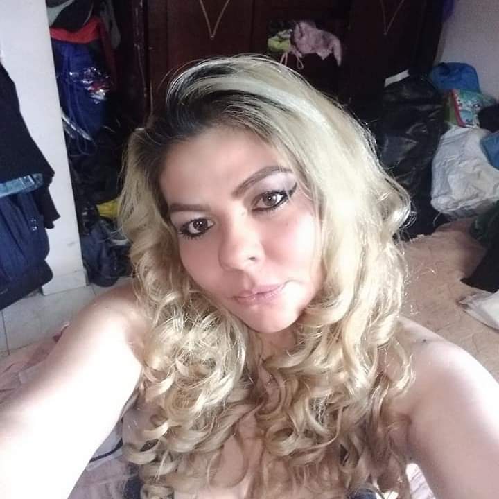 Adriana fue asesinada dentro de su casa en Molinos: el principal sospechoso es su pareja Trastornados, en medio de un silencio incómodo y de luto, se encuentran hoy los vecinos del barrio Molinos II (Rafael Uribe) tras conocerse la misteriosa y violenta muerte de Jeanneth Adriana Miranda Penagos, una moradora de esta tranquila comunidad del sur de la capital.