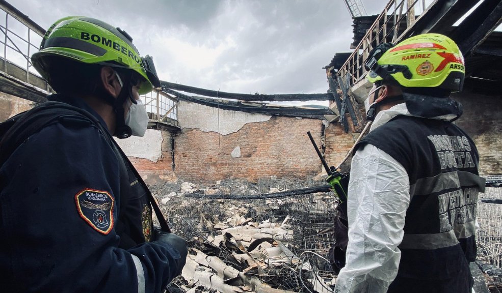 Así quedó el establecimiento de San Victorino tras voraz incendio 6 Así quedó el establecimiento de San Victorino tras voraz incendio Millonarias perdidas dejó el incendio en una bodega del popular sector.