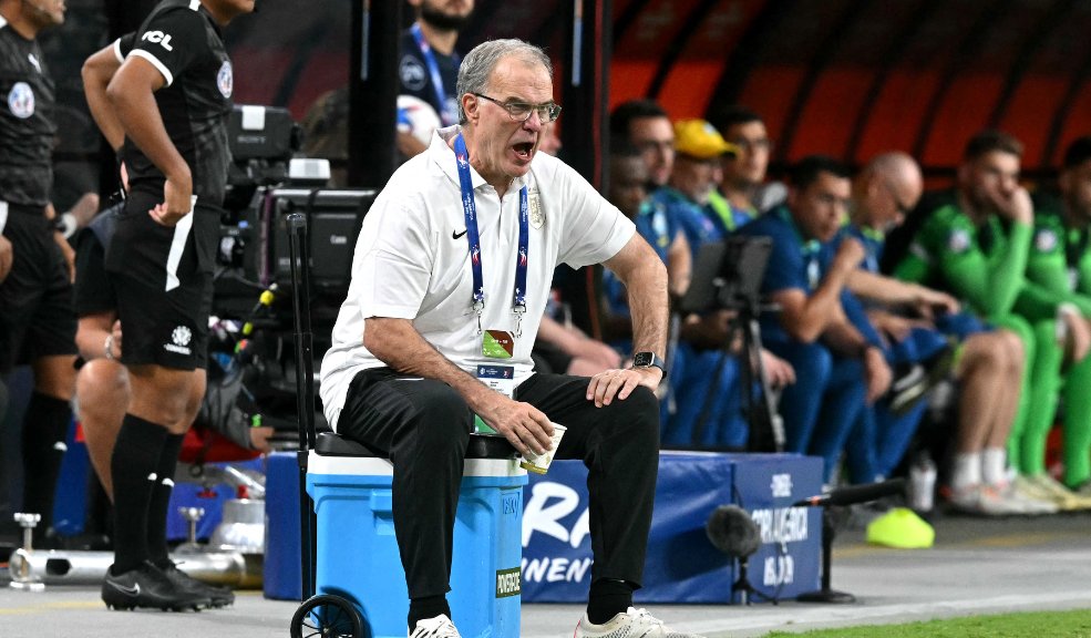 Bielsa: el ‘Loco’ que enfrentaremos en las semifinales de Copa América 2 Bielsa: el ‘Loco’ que enfrentaremos en las semifinales de Copa América El duelo que tendrá Colombia, en la semifinal de Copa América, no será fácil. Uruguay llega fuerte gracias al liderazgo de su DT, Marcelo Bielsa. Conózcalo.