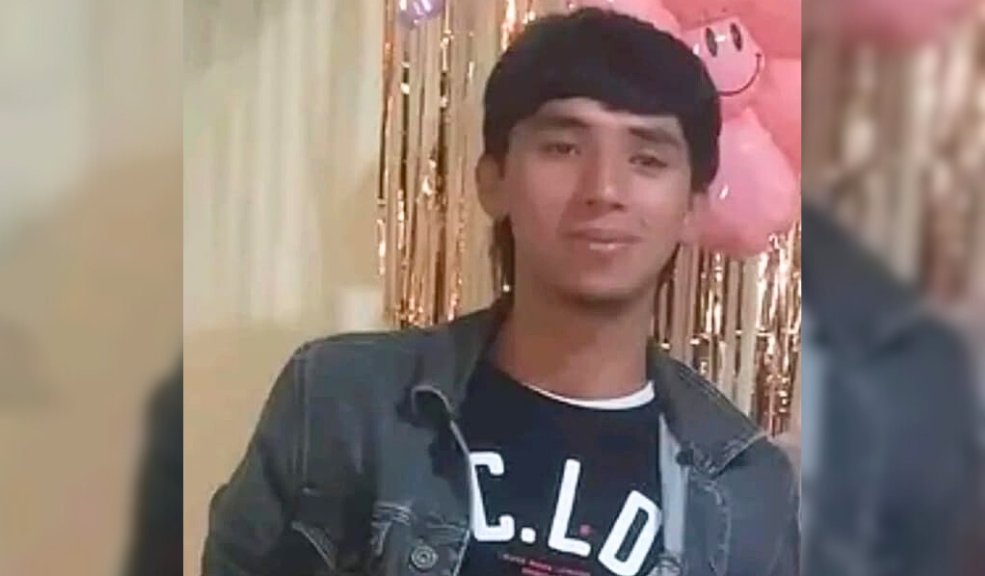 Buscan al asesino de Jhoan en Soacha En un inmenso dolor se encuentran sumidos los familiares de Jhoan David Salguero Gómez, un joven de tan solo 19 años al que el pasado 3 de julio le segaron su vida en el municipio de Soacha. Los dolientes claman para que el asesino y su cómplice respondan ante la justicia.