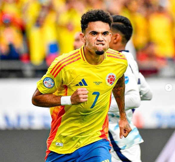 EN VIVO: Colombia Vs. Brasil. La tricolor busca consolidarse en el primer lugar del grupo D 1 EN VIVO: Colombia Vs. Brasil. La tricolor busca consolidarse en el primer lugar del grupo D El gran nivel de los dirigidos por Néstor Lorenzo fortalece la confianza de la afición cafetera, que quiere repetir un triunfo ante la 'verdeamarela', tal como se dio hace pocos meses en las eliminatorias.