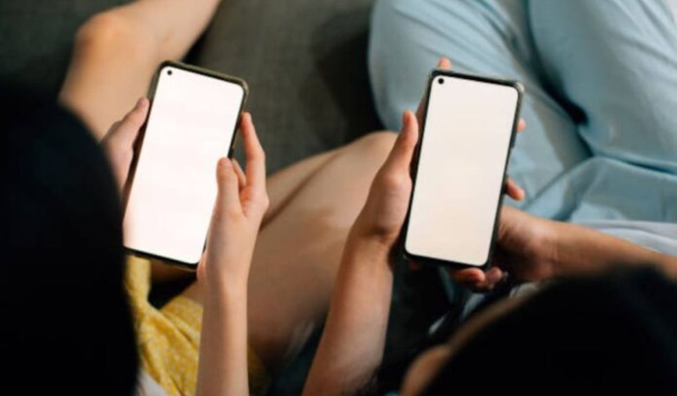 Conmoción: Niña de 12 años habría asesinado a su prima tras pelea por un celular Una grabación muestra como la niña de 12 años habría asesinado a su prima de 8.