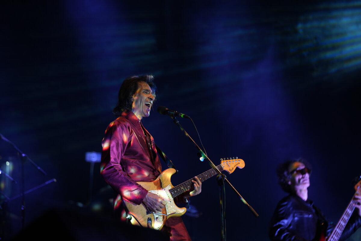 Bogotá vibró al ritmo del Rock y Pop en El Campín 3 Bogotá vibró al ritmo del Rock y Pop en El Campín El Estadio Nemesio Camacho El Campín se convirtió en el epicentro del rock al recibir a más de 30.000 personas para una noche inolvidable con los artistas más emblemáticos del género en los años 90.