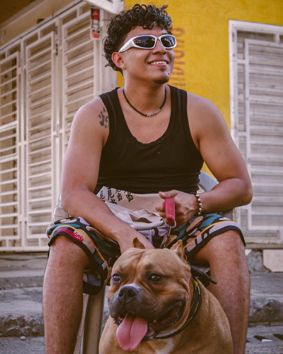 Entrevista con Valles-T: “Este será el último baile en la Red Bull Batalla” 2 Entrevista con Valles-T: “Este será el último baile en la Red Bull Batalla” El bicampeón nacional de la Red Bull Batalla de freestyle, Valles-T, se presentará este sábado en la Media Torta de Bogotá, en una nueva edición de este evento. Hablamos con este caleño, que guarda cariño por Bogotá y regresa al sitio donde empezó su leyenda.