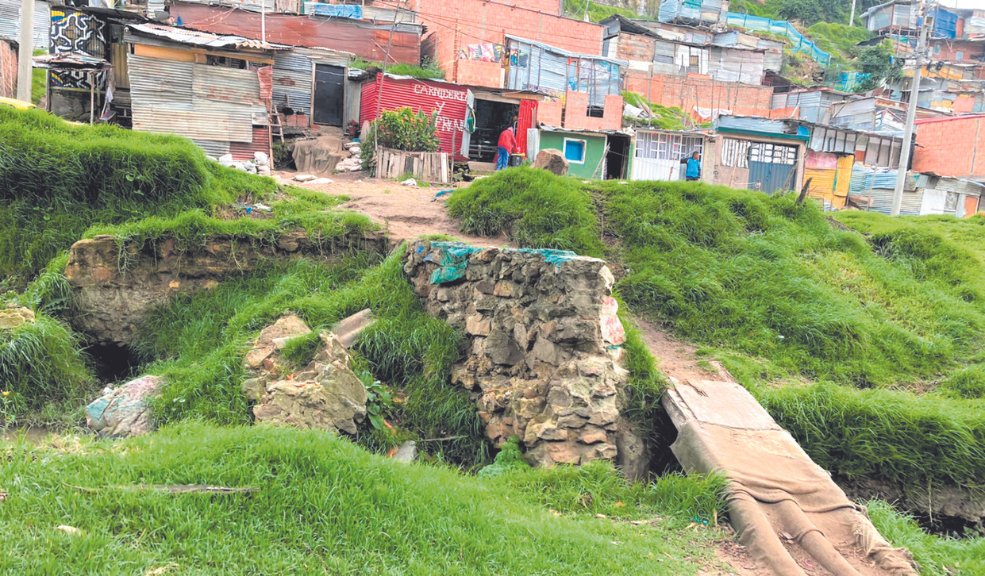 Homicidio a bala de dos jóvenes en Ciudad Bolívar Las dudas y la incertidumbre detrás del doble homicidio de dos jovencitos invaden hoy cada rincón de la invasión Bella Flor (en Ciudad Bolívar).