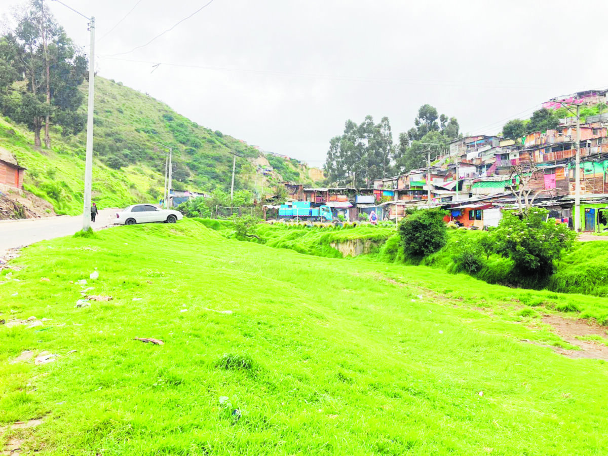 Homicidio a bala de dos jóvenes en Ciudad Bolívar 1 Homicidio a bala de dos jóvenes en Ciudad Bolívar Las dudas y la incertidumbre detrás del doble homicidio de dos jovencitos invaden hoy cada rincón de la invasión Bella Flor (en Ciudad Bolívar).