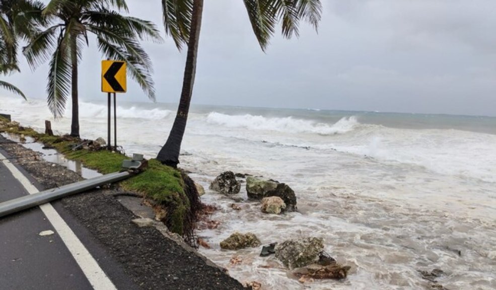Huracán Beryl se acercará a Jaimaca mañana con vientos de 260 km por hora Se espera que el ojo del huracán Beryl se acerque a Jamaica este miércoles con vientos potencialmente mortales y marejada ciclónica.