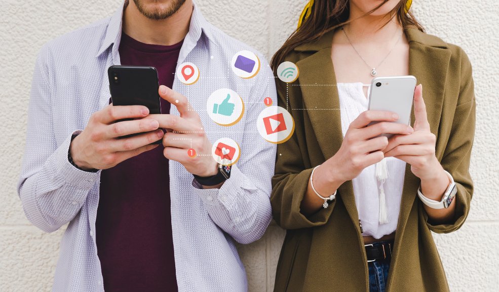 Las redes sociales son una posible causa de confusión cuando se elige una pareja 1 Las redes sociales son una posible causa de confusión cuando se elige una pareja Un estudio reveló que la mitad de los jóvenes se sienten confundidos a la hora de elegir una pareja como consecuencia del uso de las redes sociales.