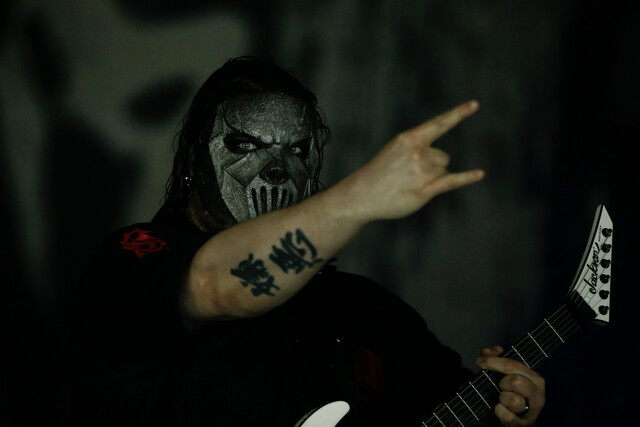 Los enmascarados del metal, Slipknot, anuncian su segundo concierto en Colombia 1 Los enmascarados del metal, Slipknot, anuncian su segundo concierto en Colombia Tras agostarse en pocos días la boletería para su anunciado concierto en el Movistar Arena de Bogotá, Slipknot, la banda que se encuentra realizando su gira de conmemoración de 25 años desde su debut discográfico, anunció una segunda fecha en Colombia.
