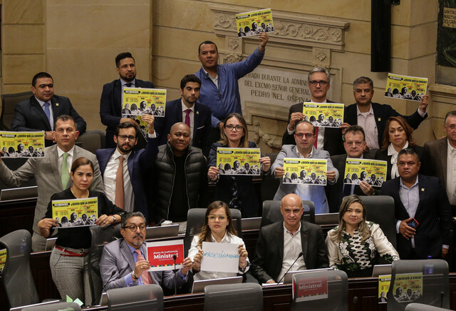 Los retos que tiene el Congreso para el nuevo período legislativo 1 Los retos que tiene el Congreso para el nuevo período legislativo Los retos que se les vienen a los senadores y representantes para el año de sesiones ya arrancó son bastantes.