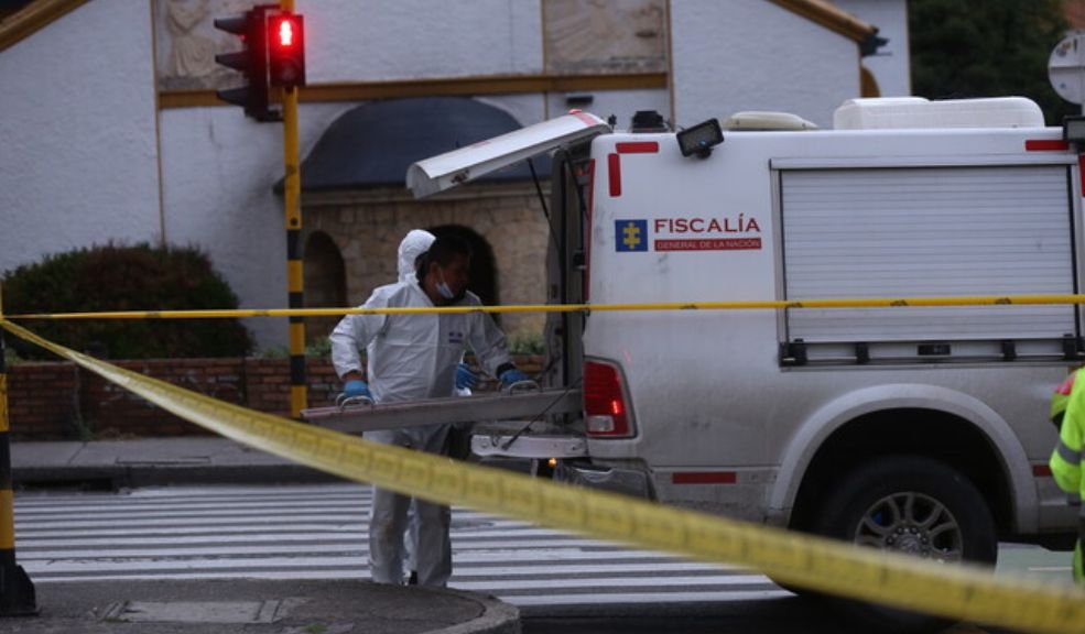 Mujer murió en medio de una riña en Engativá: varias personas la golpearon y apuñalaron Un nuevo acto de intolerancia dejó como resultado la muerte de una mujer en el barrio El Muelle de Engativá.