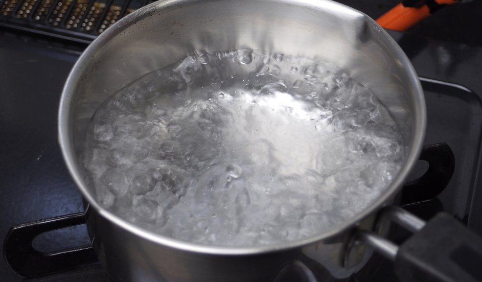 Murió mujer que se quemó con agua que había calentado para bañarse 1 Murió mujer que se quemó con agua que había calentado para bañarse El agua le causó quemaduras del 70% en su cuerpo.
