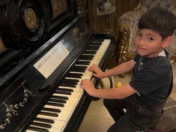 Niño de 7 años murió tras ser arrollado por un carro: su papá y hermano resultaron heridos 1 Niño de 7 años murió tras ser arrollado por un carro: su papá y hermano resultaron heridos El pequeño de 7 años, su padre y hermano, fueron arrollados cuando se dirigían a almorzar en un restaurante de Sogamoso (Boyacá).