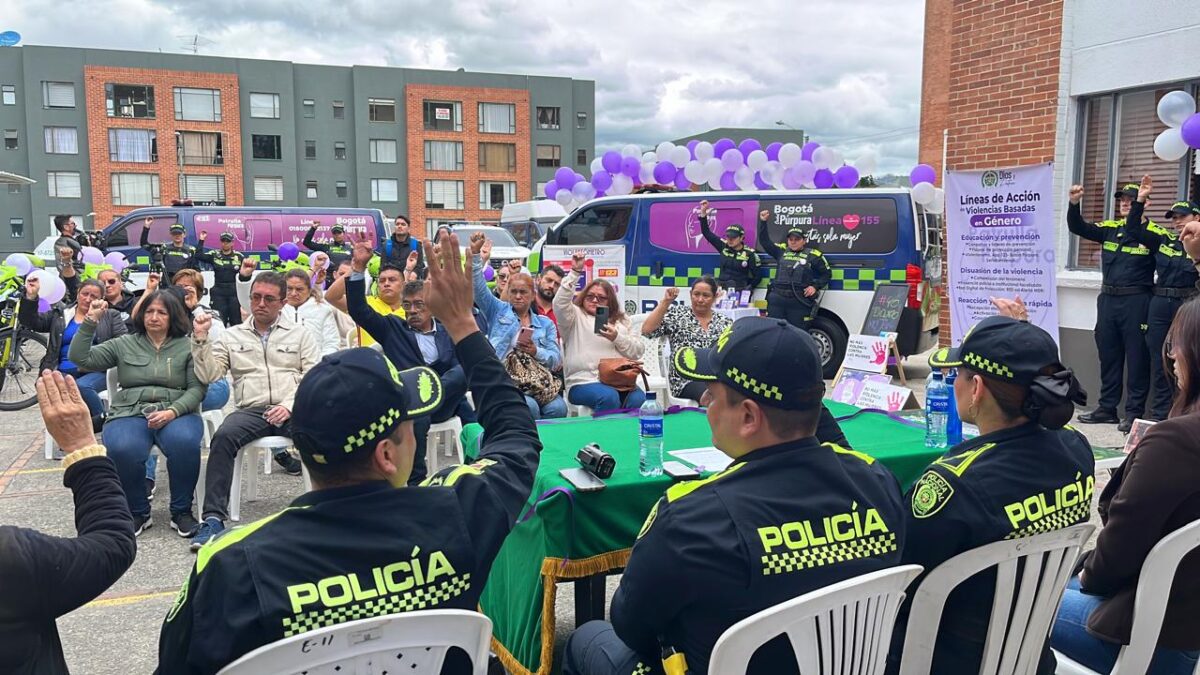 Nuevos puntos púrpura funcionarán en 19 estaciones de Policía de Bogotá 1 Nuevos puntos púrpura funcionarán en 19 estaciones de Policía de Bogotá Con el fin de contener la violencia intrafamiliar, sexual y lesiones con agentes químicos, fueron creados 19 nuevos ‘Puntos Púrpuras’ en todas las estaciones de Policía que tiene la Metropolitana de Bogotá