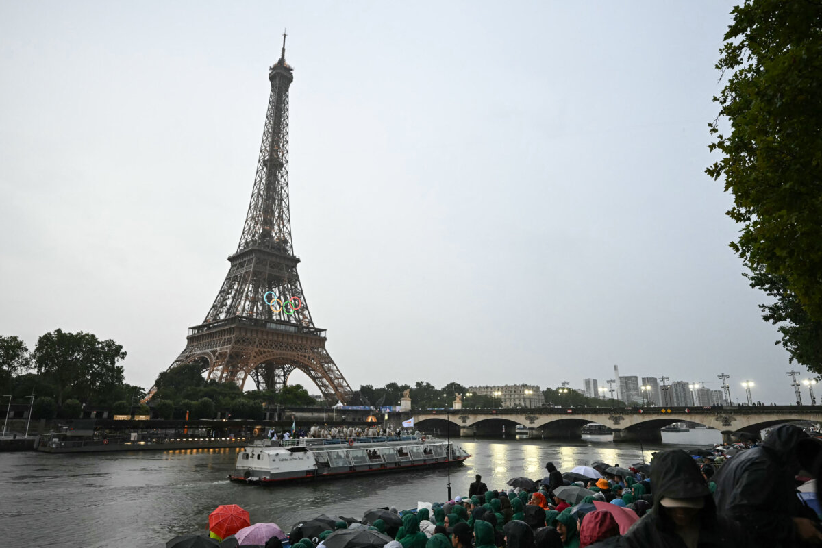 EN VIDEO: Así se vivió la inauguración de los Juegos Olímpicos de París 2024 1 EN VIDEO: Así se vivió la inauguración de los Juegos Olímpicos de París 2024 La historia de París fue la protagonista en el acto inaugural de las justas deportivas. La delegación colombiana estuvo encabezada por la lanzadora de jabalina Flor Denis Ruiz y por el ciclista Kevin Quintero.