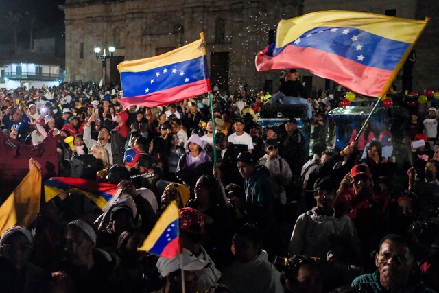 Oposición venezolana rechaza la reelección de Maduro: "Edmundo obtuvo el 70% de los votos" El candidato presidencial opositor, Edmundo González, y la líder opositora, María Corina Machado, rechazaron en la madrugada de este lunes la victoria de Nicolás Maduro en las elecciones presidenciales venezolanas.