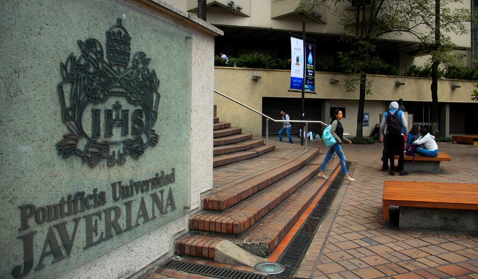 Ministerio de Educación visitará Universidad Javeriana para evaluar situación de residentes El Ministerio de Educación realizará una visita para conocer las condiciones en las que cumplen su labor los residentes de los programas de salud de la Pontificia Universidad Javeriana, informó la entidad.
