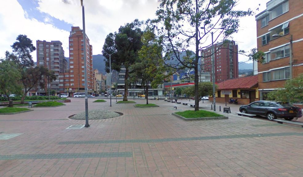 Hombre murió en medio de riña en el Parque de los Hippies En medio de una noche de risas entre un grupo de jóvenes que departía en el popular Parque de los Hippies, ubicado en la carrera 7 con calle 60, se presentó una violenta riña entre dos jóvenes que terminó en una doble tragedia para las familias de los involucrados.