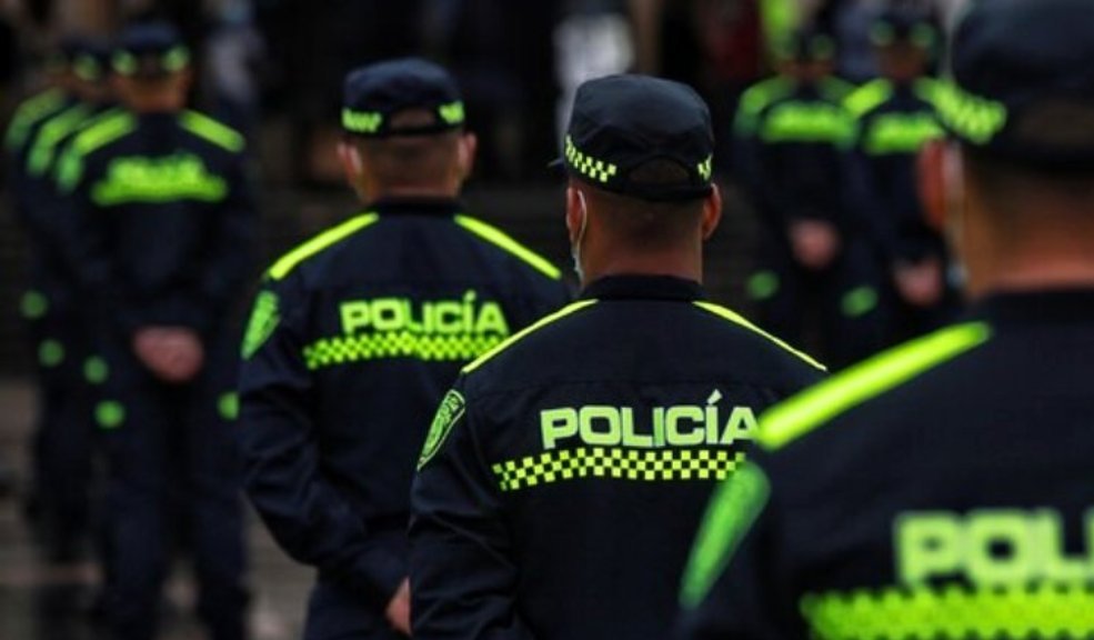 Policía creará centro de inteligencia para combatir el reclutamiento de menores 7 Policía creará centro de inteligencia para combatir el reclutamiento de menores Al término del Encuentro de Comandantes de la Policía Nacional, que duró tres días, las autoridades adoptaron medidas para luchar contra el crimen, el reclutamiento de menores y los ataques con drones que se han venido presentado por parte de las disidencias.