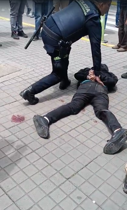 Policía ofrece $20 millones de recompensa por sujetos que causaron balacera en el Portal del Sur Las autoridades buscan a dos delincuentes que estuvieron involucrados en el ataque a bala que se dio en la tarde de este sábado cerca al Portal del Sur.