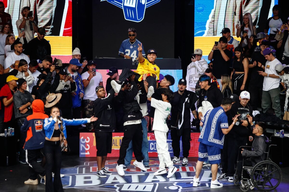 Valles-T se coronó como el campeón nacional de la Red Bull Batalla 2024 1 Valles-T se coronó como el campeón nacional de la Red Bull Batalla 2024 Valles-T y Fat N ahora se preparan para llevar el talento colombiano a la Final Internacional en Madrid.