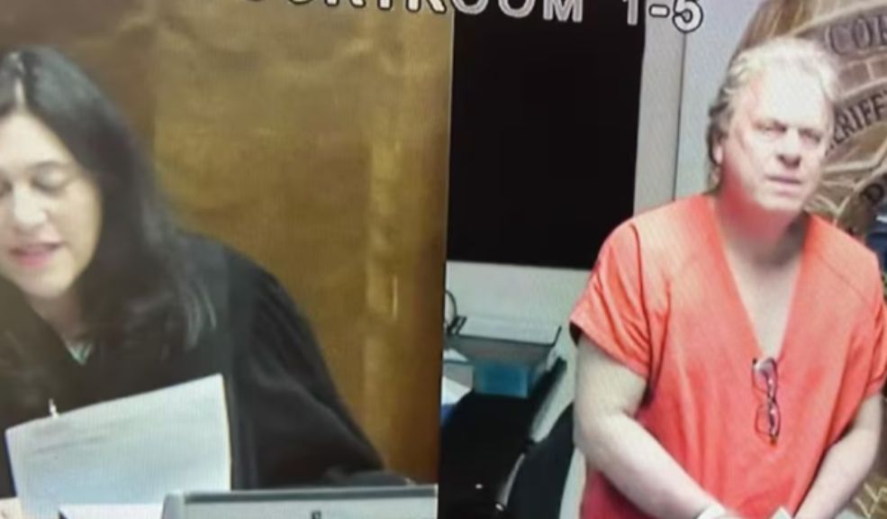 "Yo me defendí": Ramón Jesurún habló sobre las razones de su arresto en Miami 8 "Yo me defendí": Ramón Jesurún habló sobre las razones de su arresto en Miami Luego de asistir ante un tribunal en los Estados Unidos y pagar la fianza para quedar en libertad, el presidente de la Federación Colombiana de Fútbol, Ramón Jesurún habló sobre lo ocurrido.