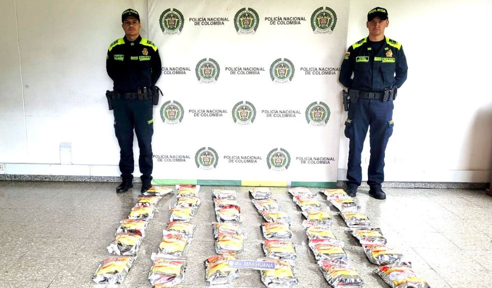 Incautan 20 kilos de marihuana en una encomienda en el Aeropuerto El Dorado 1 Incautan 20 kilos de marihuana en una encomienda en el Aeropuerto El Dorado El paquete sería enviado desde Bogotá al Amazonas.