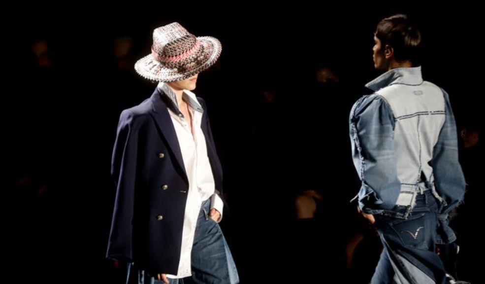 Bogotá Fashion busca diseñadores 4 Bogotá Fashion busca diseñadores El programa de promoción y circulación del sector moda de la Cámara de Comercio de Bogotá (CCB), abrió la convocatoria a diseñadores y marcas de diseño independiente para su octava edición que se celebrará en mayo de 2025.