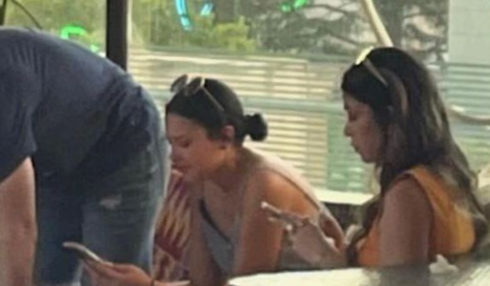 Laura Moreno y Jessy Quintero fueron pilladas en Madrid poco antes de audiencia en caso Colmenares Las dos mujeres fueron vistas en lujoso bar de Madrid, España.