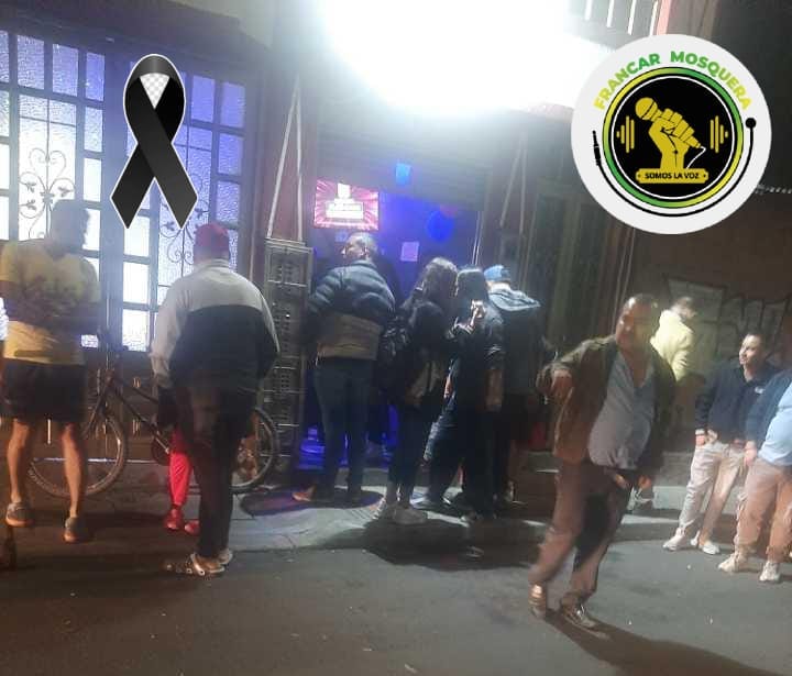 Él era Carlos, el joven asesinado al interior de un bar 1 Él era Carlos, el joven asesinado al interior de un bar Carlos Steven Bolívar Macías, de 26 años, fue víctima de criminales que lo sorprendieron dentro de un establecimiento comercial del barrio Villa María, tercer sector. Aquí los detalles.