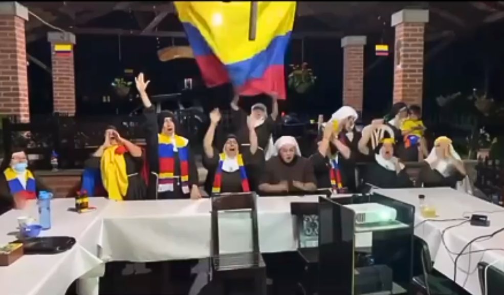 ¡Ayuda divina! Monjas alientan a la Selección Colombia y se viralizan 1 ¡Ayuda divina! Monjas alientan a la Selección Colombia y se viralizan En redes sociales se hizo viral un video en el que se ve cuando un grupo de monjas apoya a la 'Tricolor' y cantan a favor del equipo nacional.