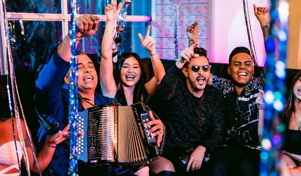 ¡'Pon La Hora'! El Nuevo Éxito de Rolando Ochoa 2 ¡'Pon La Hora'! El Nuevo Éxito de Rolando Ochoa Rolando Ochoa nos trae una joya musical junto a Zona 8 y Haffit David. ¡Así es! "Pon La Hora" ya está disponible en todas las plataformas digitales.