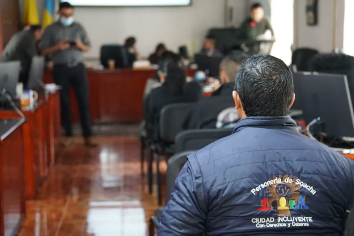 Aprueban la reducción del impuesto predial en Soacha: ¿a quién beneficia? 1 Aprueban la reducción del impuesto predial en Soacha: ¿a quién beneficia? El Concejo de Soacha aprobó en las últimas horas la reducción del impuesto predial en el municipio, luego de que el alcalde Julián Sánchez Perico presentara un proyecto de ley que buscaba mayor equidad en la tarifa.