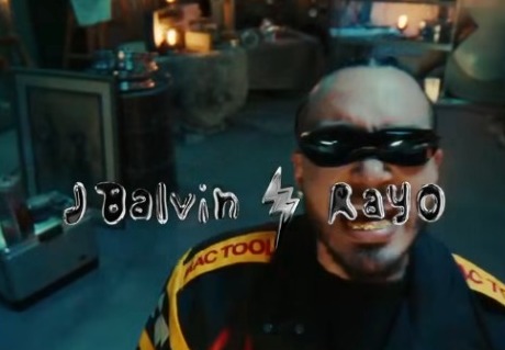 Así fue el lanzamiento del nuevo álbum de J Balvin 1 Así fue el lanzamiento del nuevo álbum de J Balvin #asíPasó A tres años de su último álbum, J Balvin regresa con una sorpresa para sus seguidores: Rayo, su séptimo álbum de estudio, una obra que rinde homenaje a sus raíces musicales.