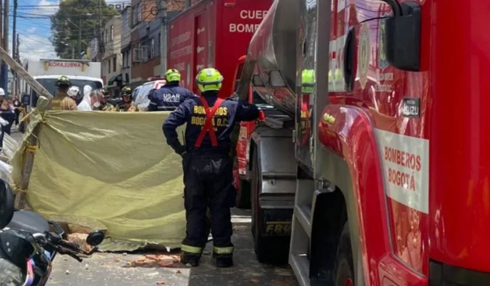 Fachada de vivienda cayó sobre una persona y la mató 5 Fachada de vivienda cayó sobre una persona y la mató La tragedia ocurrió en el norte de Bogotá.