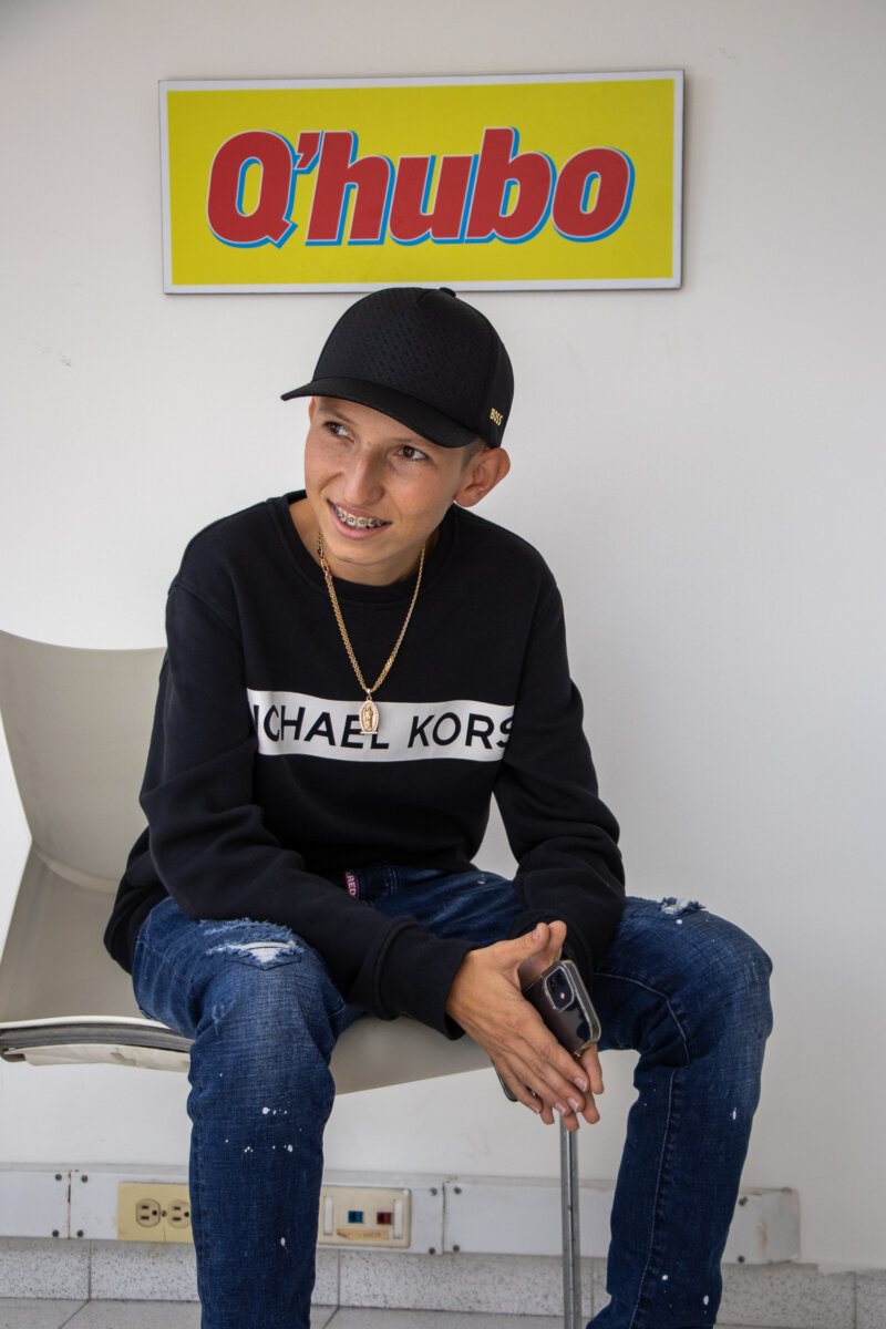 Cris Valencia revela cómo es su relación con Westcol luego de su pelea 1 Cris Valencia revela cómo es su relación con Westcol luego de su pelea En entrevista con Q'HUBO, el cantante emergente Cris Valencia, habló sobre sus polémicas declaraciones y su actual relación con Westcol.