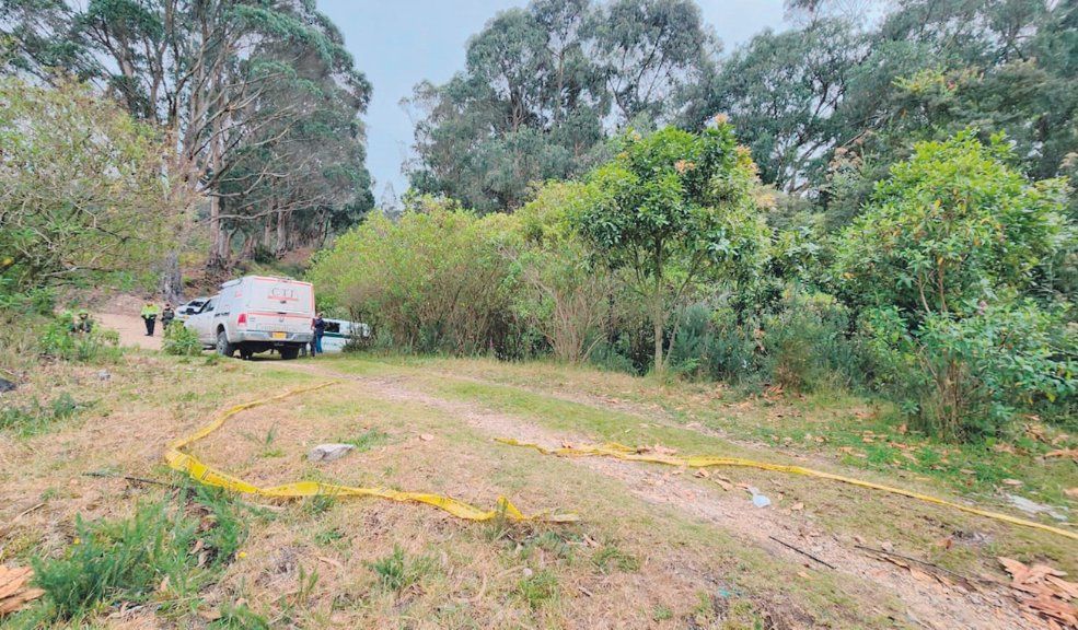 Cuerpos hallados en San Cristóbal tenían heridas de bala Q'HUBO conoció los detalles del macabro hallazgo de dos cuerpos con signos de violencia en el sector conocido como Caño del Bronx, localidad de San Cristóbal.