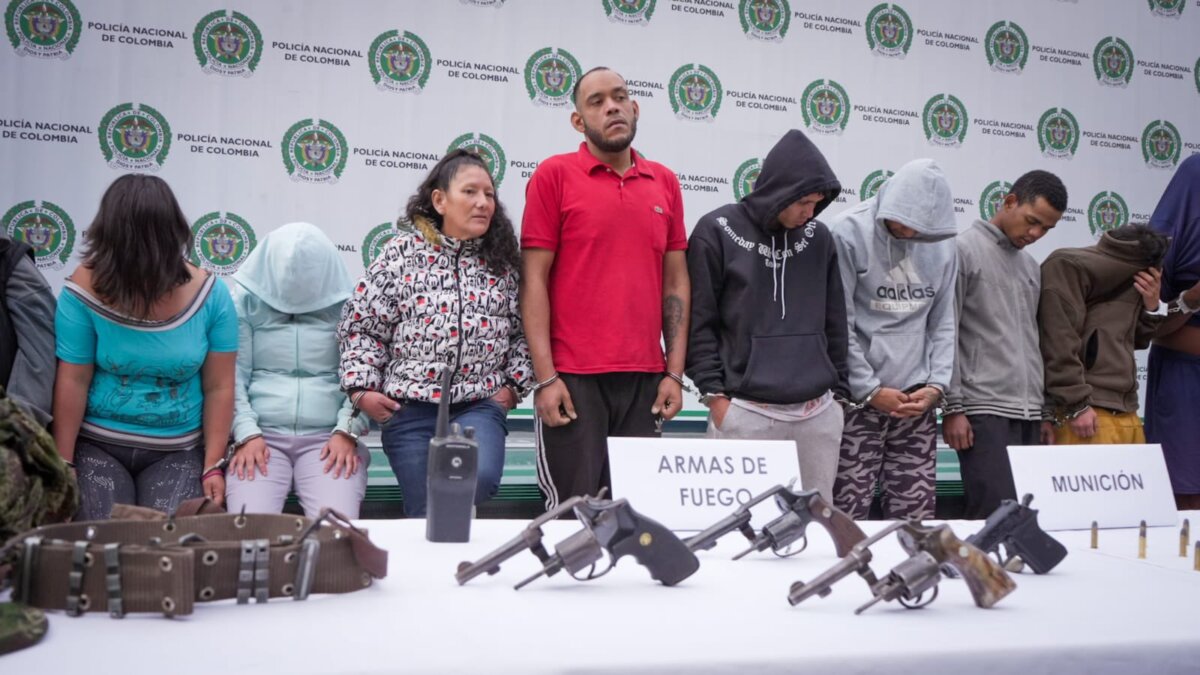 Envían a la cárcel a los 'Génesis': dedicados al homicidio y desaparición forzada en Bogotá 1 Envían a la cárcel a los 'Génesis': dedicados al homicidio y desaparición forzada en Bogotá El grupo delincuencial estaba compuesto por exintegrantes de las Farc.