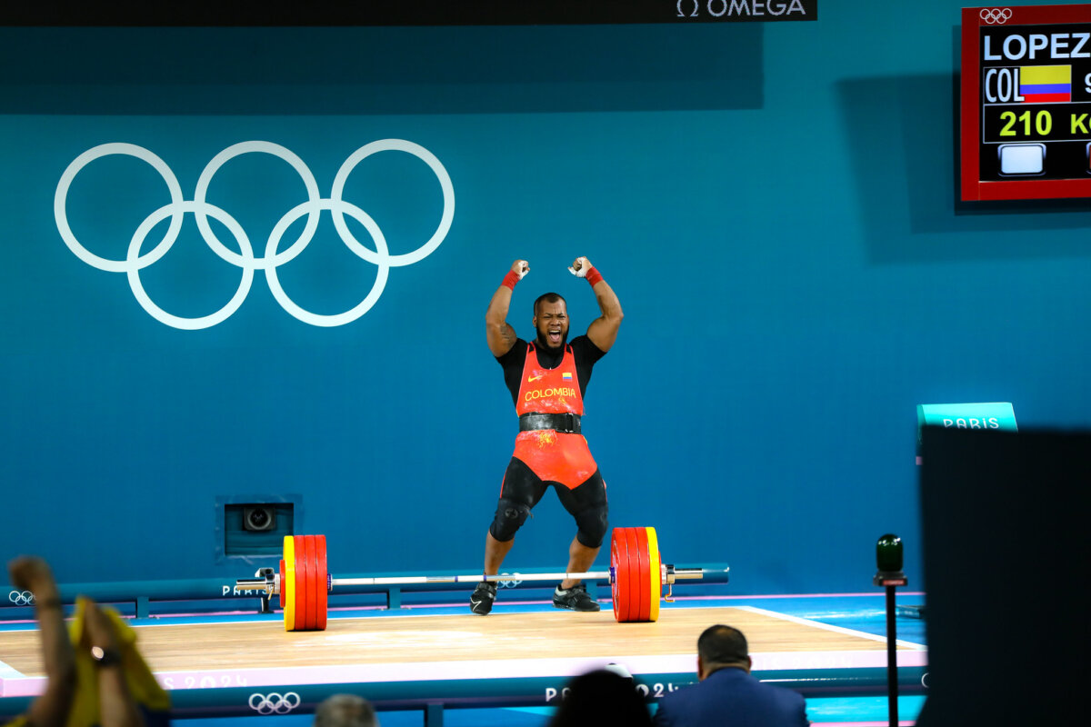 Esta es la conmovedora historia de Yeison López, el pesista colombiano que ganó medalla La historia del pesista Yeison López no es diferente a la de la mayoría de los deportistas colombianos, quienes encuentran en la resiliencia la razón de sus vidas.