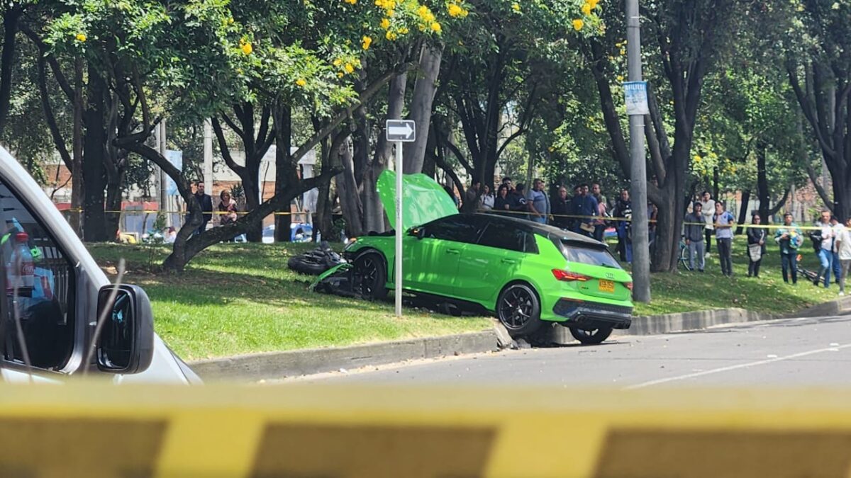 Fleteo en Engativá dejó a un ladrón muerto: víctimas atropellaron a los delincuentes Este jueves se registró un fleteo en Normandía (Engativá). Allí una pareja resultó atropellando a uno de los ladrones que acaba de robarle una millonaria suma de dinero. Esto es lo que se sabe.